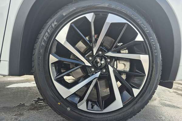 2023 Mitsubishi Outlander Exceed ZM