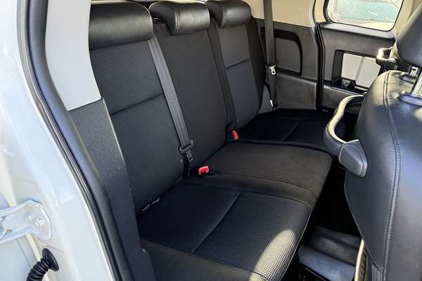 2013 Toyota FJ Cruiser GSJ15R