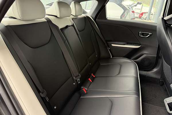2025 Kia K4 GT-Line CL4m