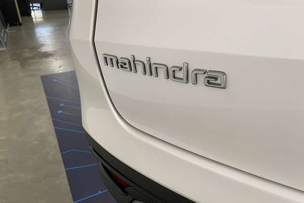 2025 Mahindra XUV700 AX7L