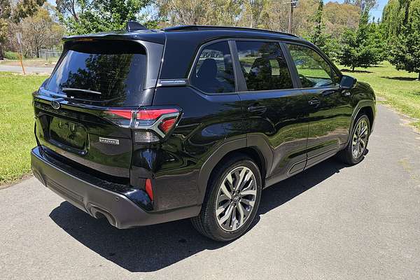 2025 Subaru Forester Hybrid Touring S6