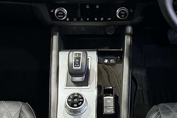 2024 Mitsubishi Outlander PHEV Exceed ZM AWD