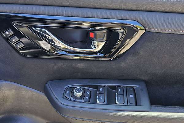 2025 Subaru Forester Hybrid Touring S6