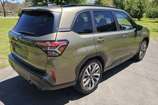 2025 Subaru Forester Hybrid Touring S6