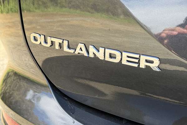 2024 Mitsubishi Outlander Exceed ZM