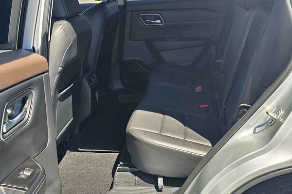 2024 Nissan X-TRAIL ST-L T33