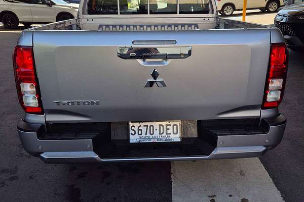 2024 Mitsubishi Triton GLX MV 4X4