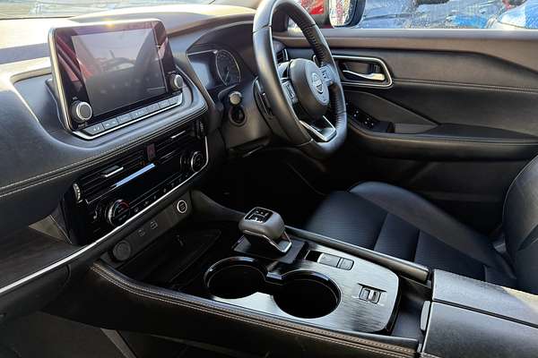 2022 Nissan X-TRAIL ST-L T33