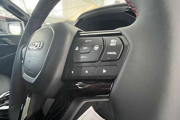 2025 Isuzu D-MAX X-TERRAIN 4X4