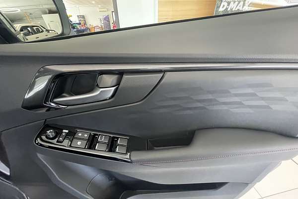 2025 Isuzu D-MAX X-TERRAIN 4X4