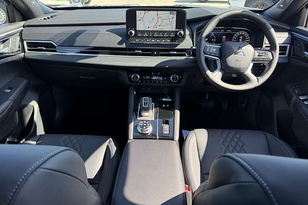 2025 Mitsubishi Outlander PHEV GSR ZM