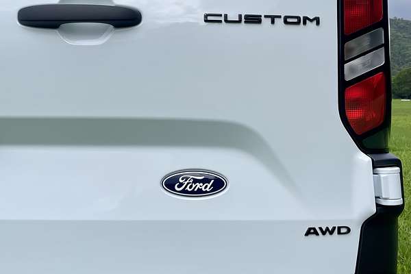2025 Ford Transit Custom Trail