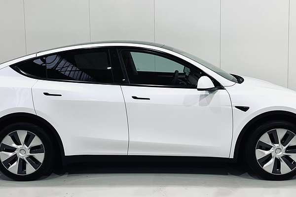 2023 Tesla Model Y Rear-Wheel Drive