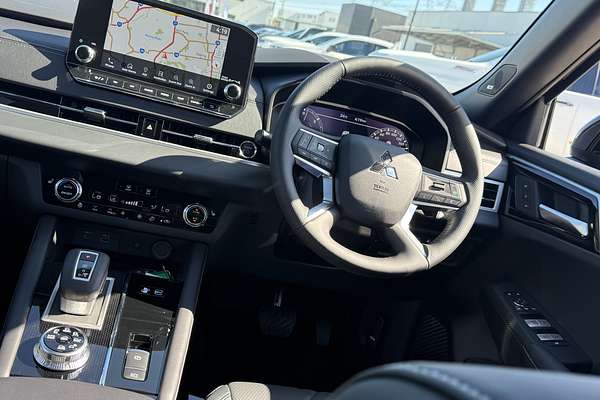 2025 Mitsubishi Outlander PHEV GSR ZM