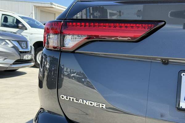 2025 Mitsubishi Outlander PHEV Exceed ZM