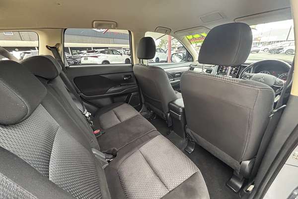 2016 Mitsubishi Outlander LS Safety Pack ZK