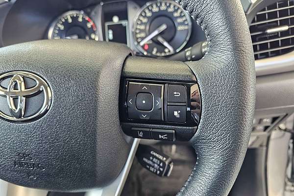 2025 Toyota Hilux SR5 GUN126R 4X4