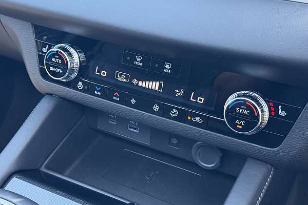 2025 Mitsubishi Outlander PHEV GSR ZM