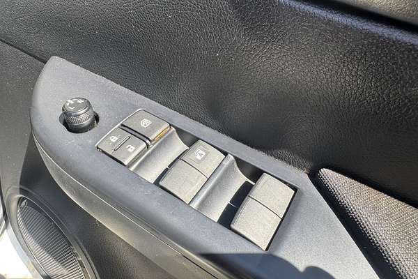 2024 Toyota Hilux SR GUN126R 4X4