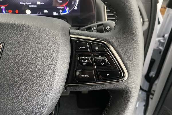 2025 Mahindra XUV700 AX7L
