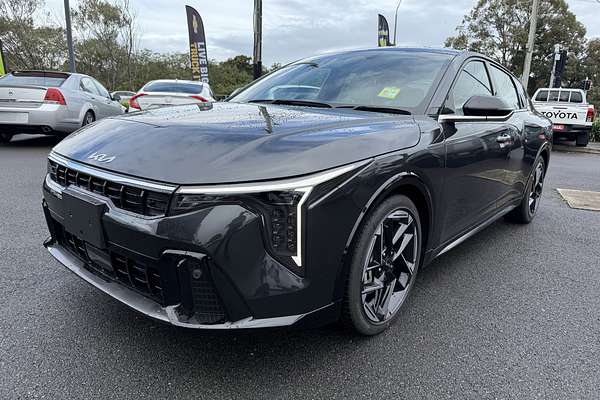 2025 Kia K4 GT-Line CL4m