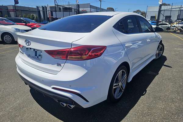 2017 Hyundai Elantra SR TURBO AD