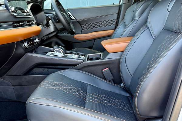 2023 Mitsubishi Outlander Exceed ZM