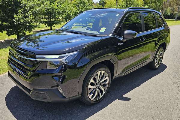 2025 Subaru Forester Hybrid Touring S6