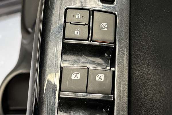 2024 Toyota Hilux SR5 48V GUN126R 4X4