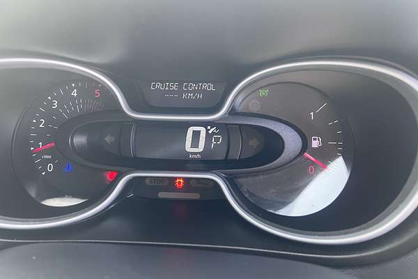 2022 Mitsubishi Express GLX SN SWB