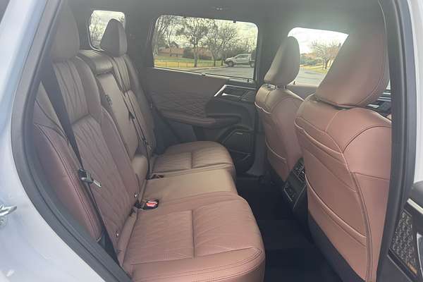 2025 Mitsubishi Outlander Exceed Tourer ZM