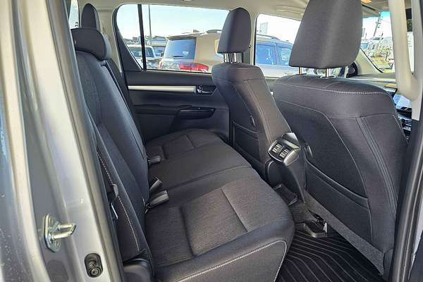 2025 Toyota Hilux SR5 GUN126R 4X4