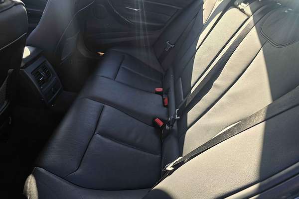 2014 BMW 3 Series 320i F30