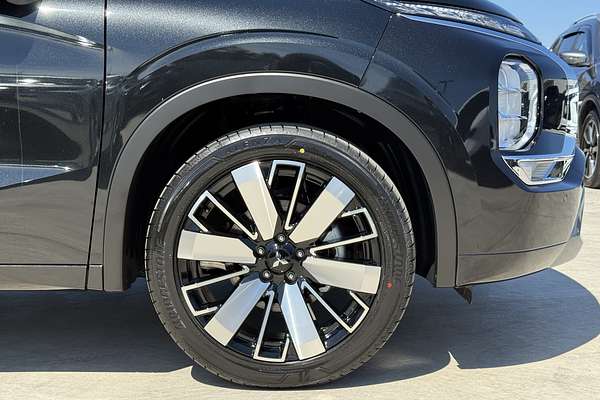 2025 Mitsubishi Outlander Exceed ZM