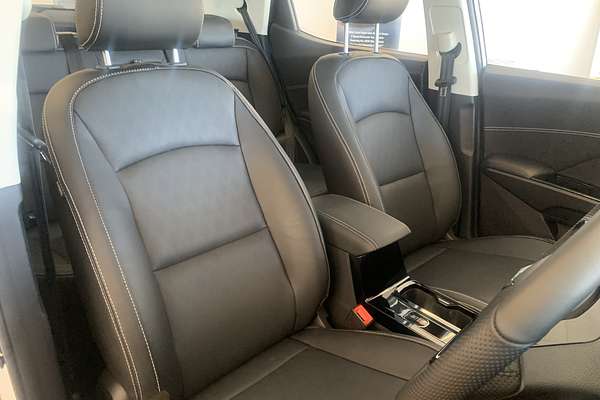 2025 Mahindra XUV3XO