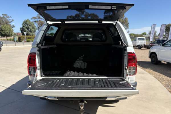 2017 Toyota Hilux SR5 (4x4) GUN126R MY17 4X4