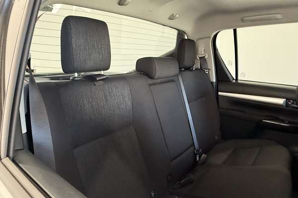 2024 Toyota Hilux SR5 48V GUN126R 4X4