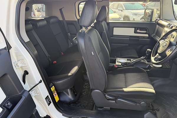 2013 Toyota FJ Cruiser GSJ15R