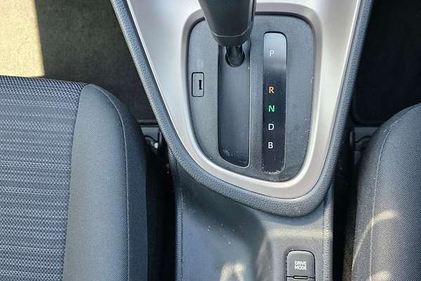 2022 Toyota Yaris HB Hybrid SX Hybrid MXPH10R