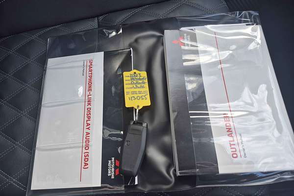 2023 Mitsubishi Outlander Exceed ZM
