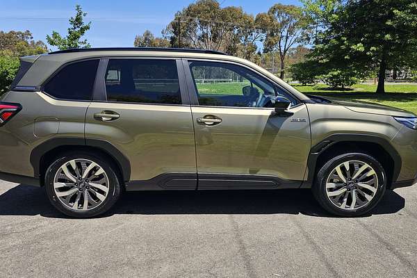 2025 Subaru Forester Hybrid Touring S6