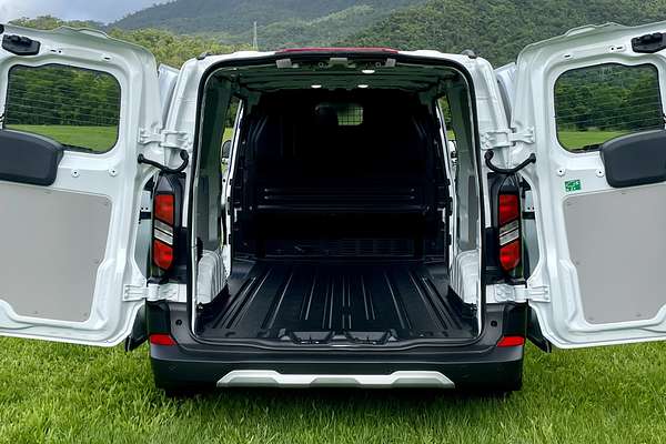 2025 Ford Transit Custom Trail