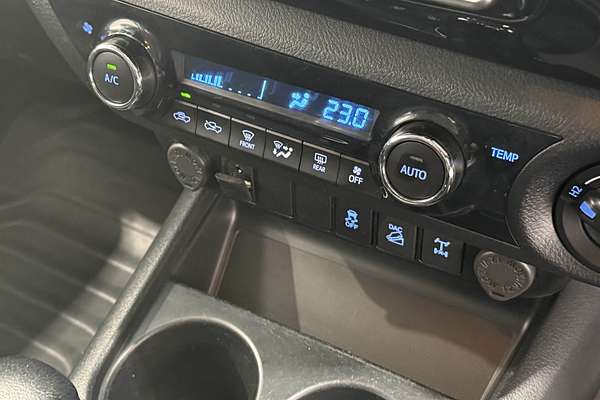 2019 Toyota Hilux SR5 GUN126R