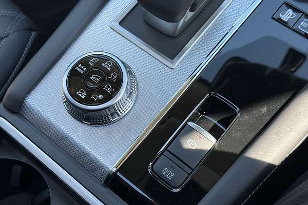 2025 Mitsubishi Outlander PHEV Exceed ZM