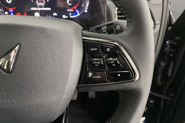 2025 Mahindra XUV700 AX7L
