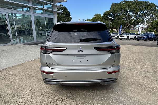 2025 Mitsubishi Outlander LS ZM