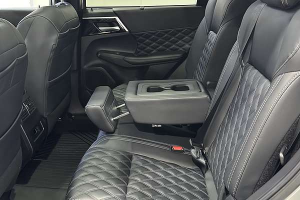 2024 Mitsubishi Outlander PHEV Exceed ZM AWD