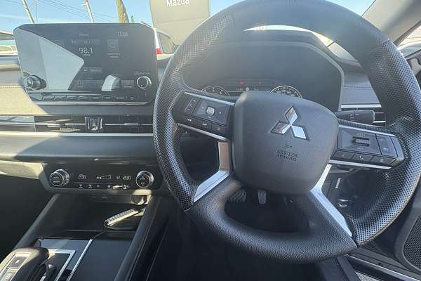 2022 Mitsubishi Outlander ES ZM