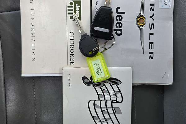 2005 Jeep Cherokee Sport KJ