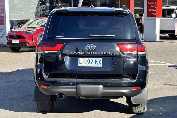 2023 Toyota Landcruiser Sahara FJA300R
